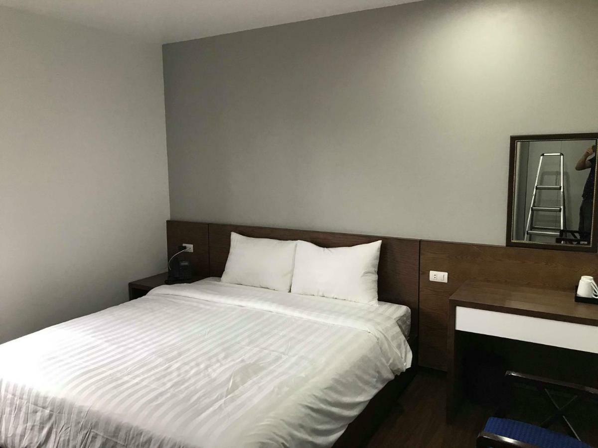 Lex Hotel Ha Long Exterior photo